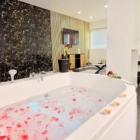 Les Bisous - Jacuzzi & Private Sauna Metz