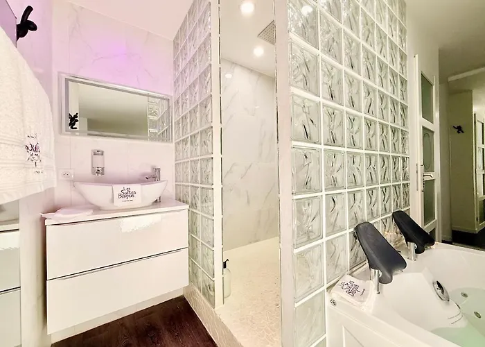 Les Bisous - Jacuzzi&private Sauna Appartement